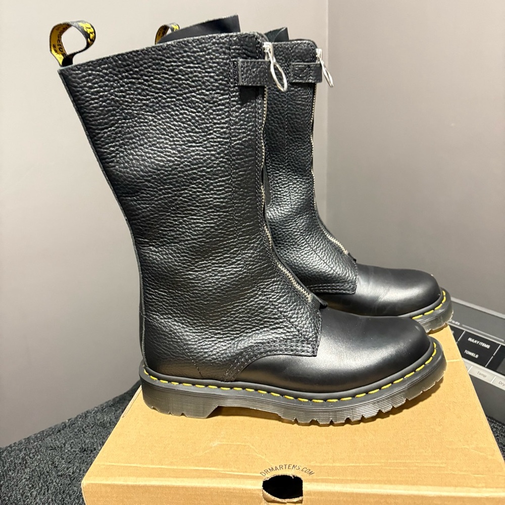 Dr Martens zip front boots - Picture 2 of 5